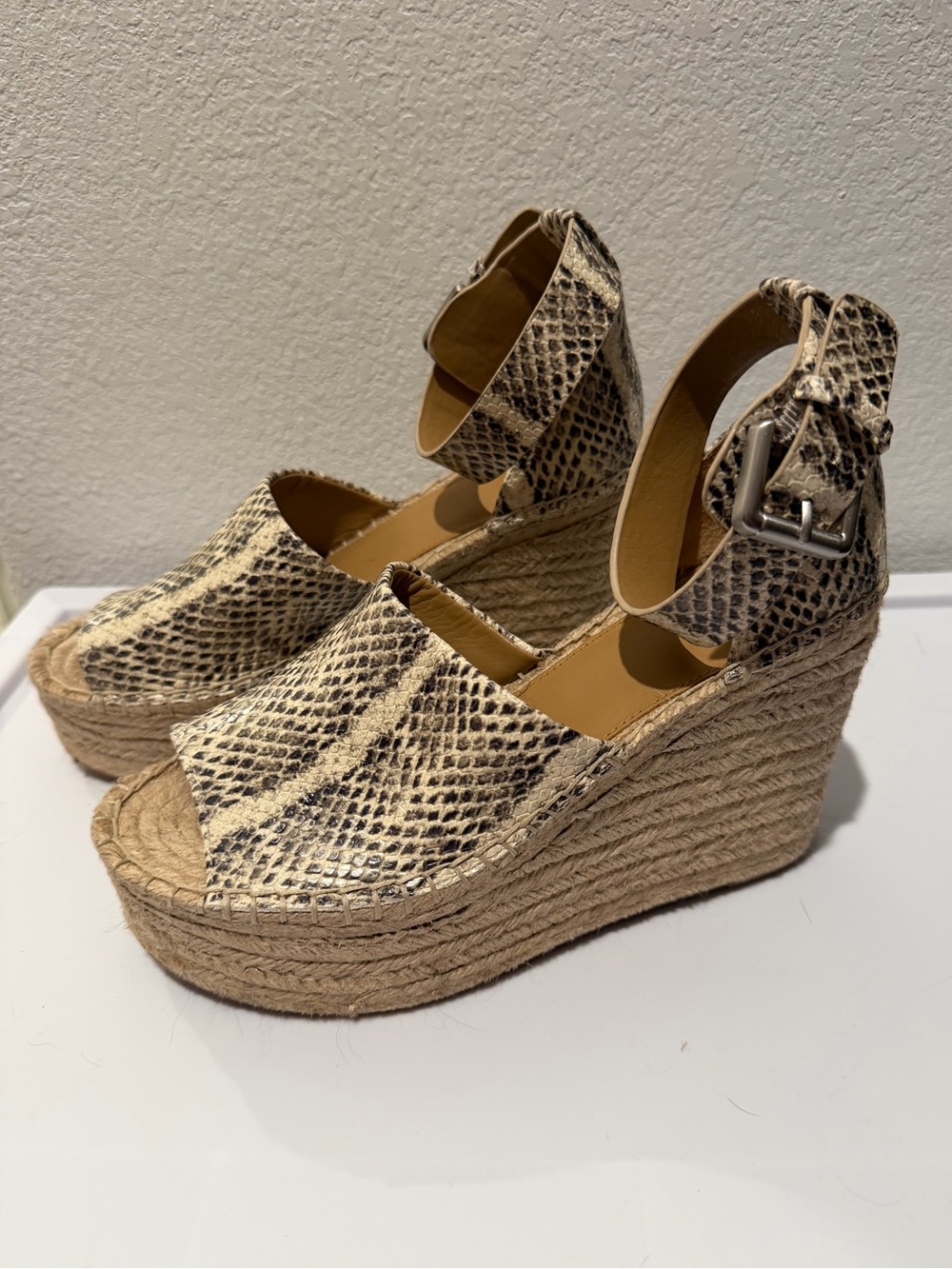 NWOT Marc Fisher Snakeskin Espadrille Wedge Adalyn Sandals with Ankle Straps